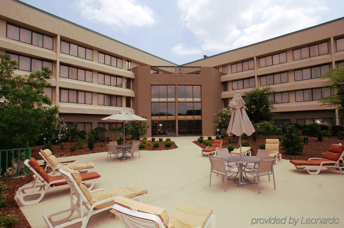 Doubletree By Hilton Файетвил Екстериор снимка
