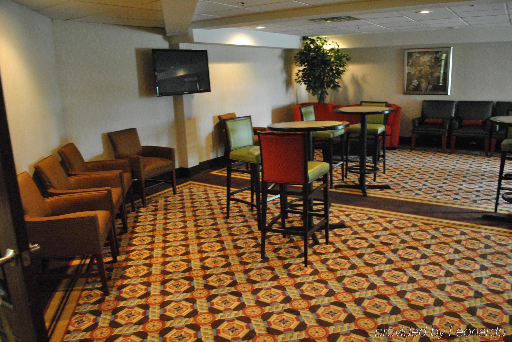 Doubletree By Hilton Файетвил Екстериор снимка