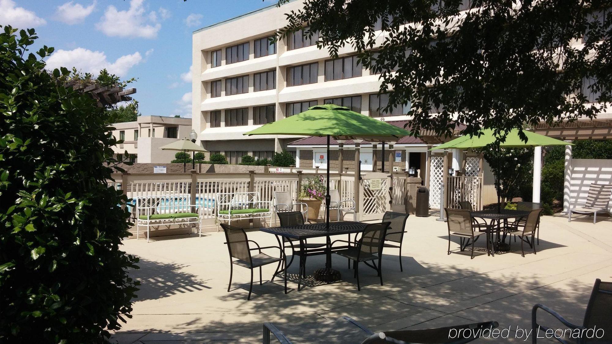 Doubletree By Hilton Файетвил Екстериор снимка