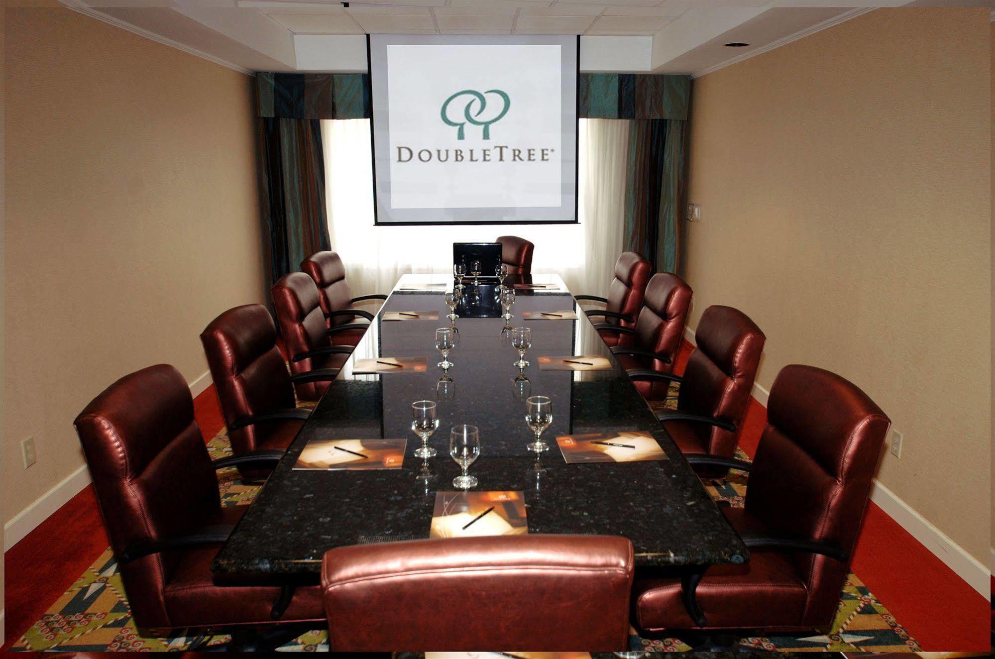 Doubletree By Hilton Файетвил Екстериор снимка